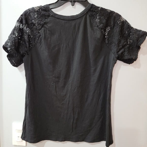 Express t-shirt Black Lace Sleeves Size Medium - Picture 3 of 6
